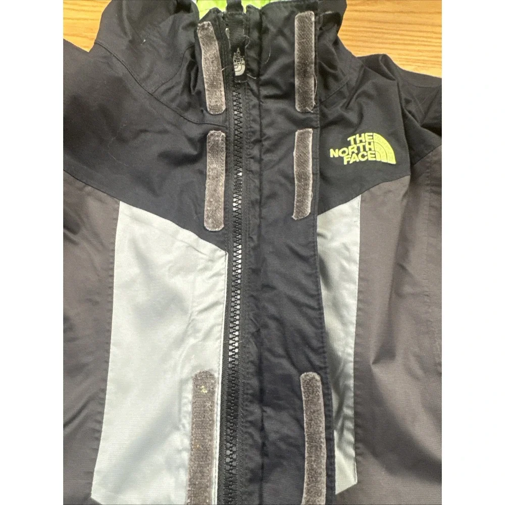 The North Face Boy's  Jacket Waterproof HyVent Sz Large